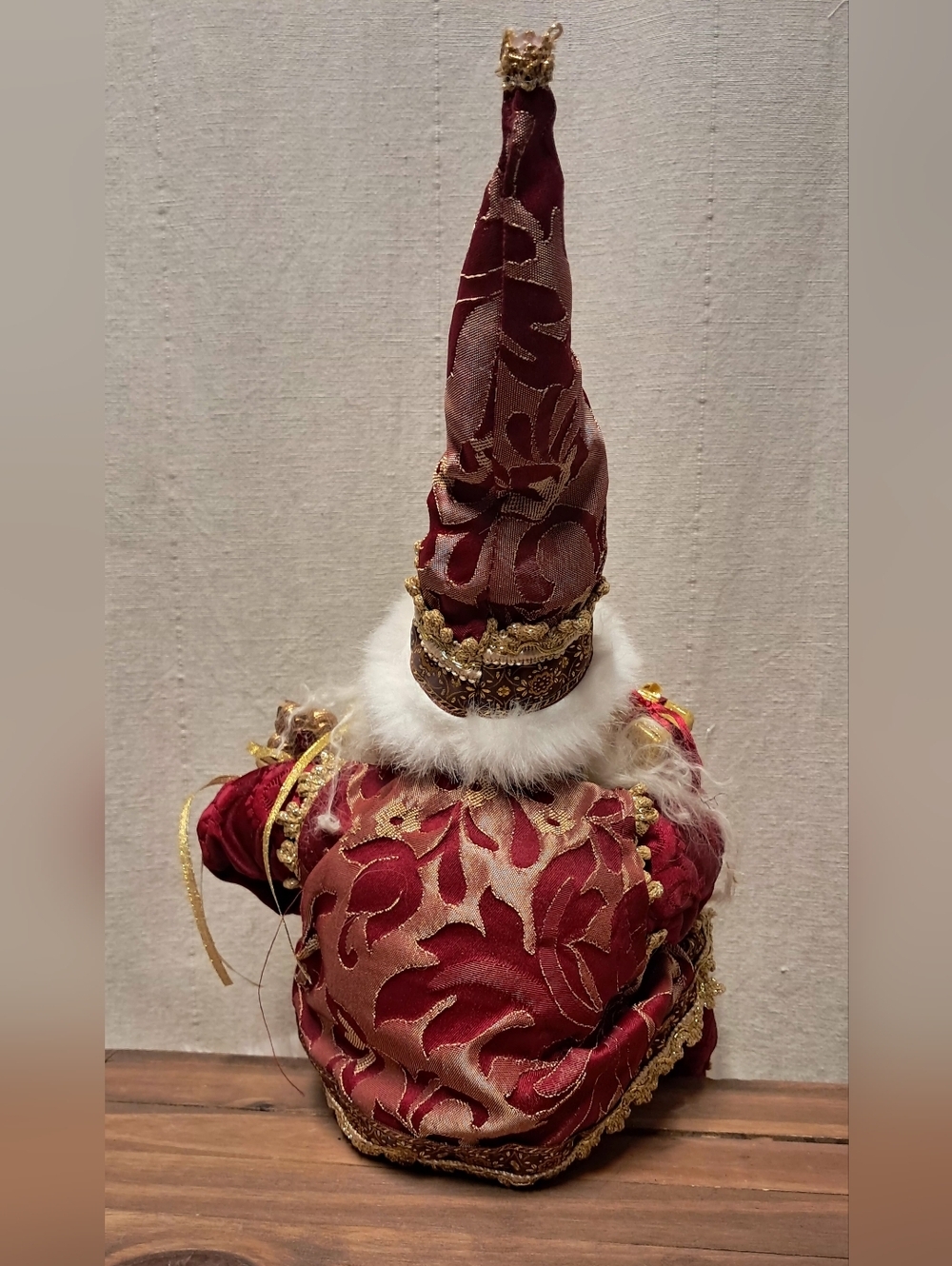 Old World Style Sitting Joker Santa Clause - Picture 5 of 7